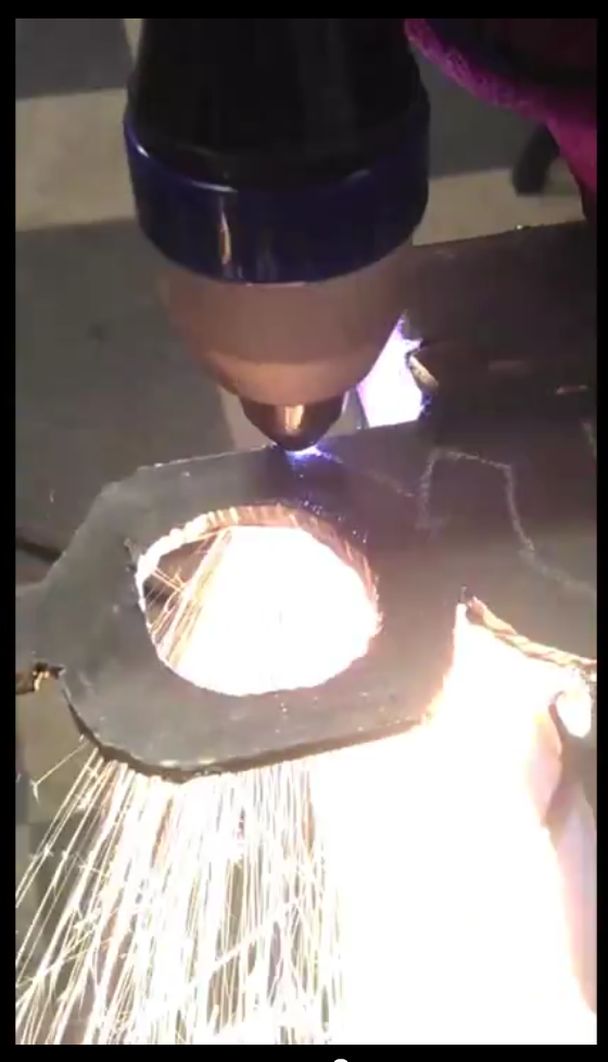 Plasma cutter