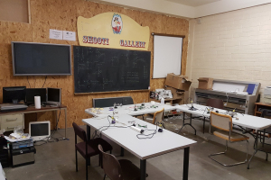 Electronic Build-It Workshop 17